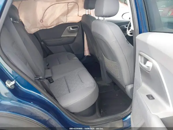 KNDCB3LC4N5539262 2022 KIA NIRO - Image 8