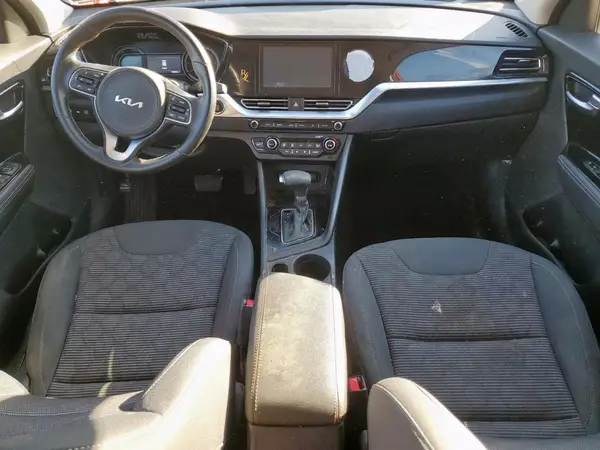 KNDCB3LC4N5539424 2022 KIA NIRO - Image 8