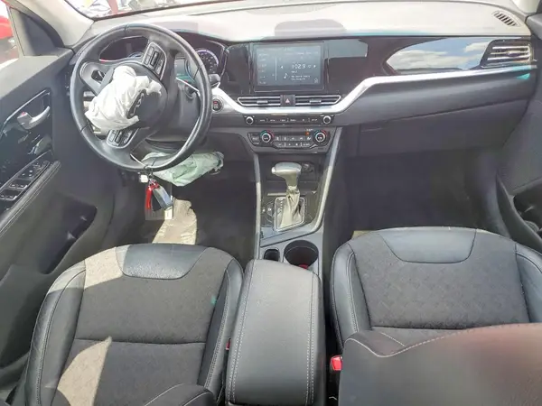 KNDCB3LC4N5547331 2022 KIA NIRO - Image 8