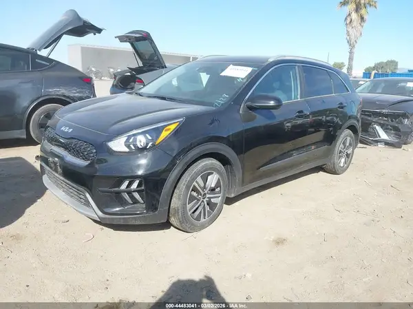 KNDCB3LC4N5548351 2022 KIA NIRO - Image 2