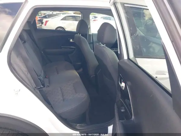 KNDCB3LC4N5549564 2022 KIA NIRO - Image 8