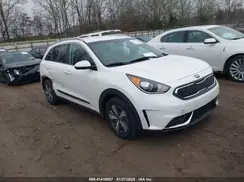 KNDCB3LC5H5042757 2017 KIA NIRO