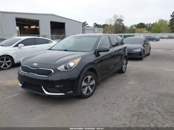 KNDCB3LC5H5043617 2017 KIA NIRO - Image 2