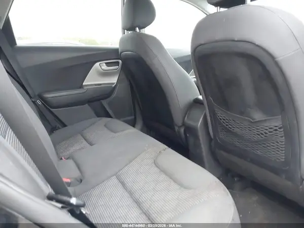 KNDCB3LC5H5043617 2017 KIA NIRO - Image 8