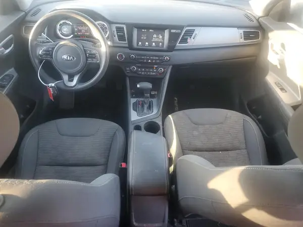 KNDCB3LC5H5048607 2017 KIA NIRO - Image 8