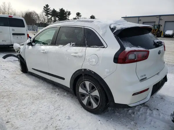 KNDCB3LC5H5048798 2017 KIA NIRO - Image 2