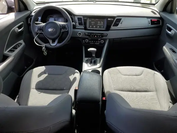 KNDCB3LC5H5049689 2017 KIA NIRO - Image 8