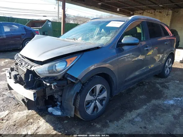 KNDCB3LC5H5049692 2017 KIA NIRO - Image 2