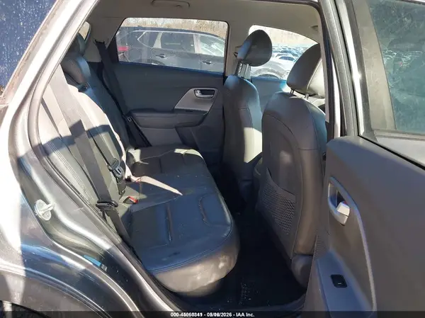 KNDCB3LC5H5049692 2017 KIA NIRO - Image 8