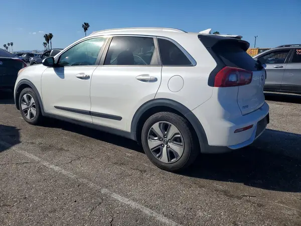 KNDCB3LC5H5058036 2017 KIA NIRO - Image 2