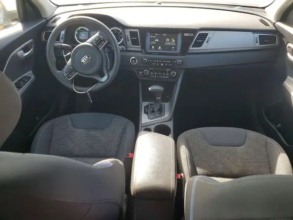 KNDCB3LC5H5058036 2017 KIA NIRO - Image 8