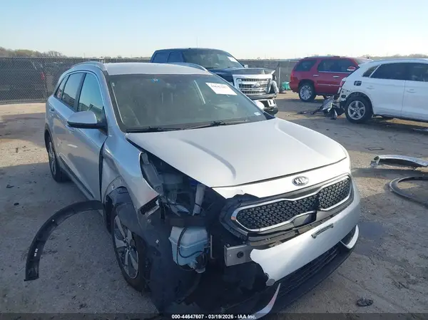KNDCB3LC5H5064869 2017 KIA NIRO - Image 1