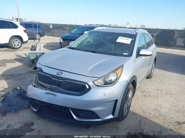 KNDCB3LC5H5064869 2017 KIA NIRO - Image 2