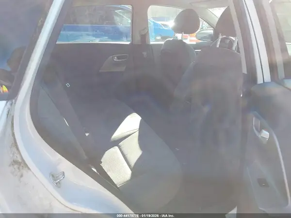 KNDCB3LC5H5065066 2017 KIA NIRO - Image 8