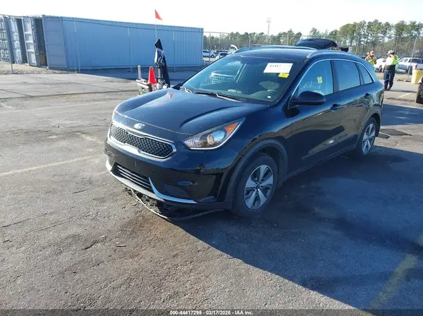 KNDCB3LC5H5065942 2017 KIA NIRO - Image 2