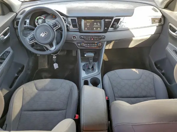 KNDCB3LC5H5072650 2017 KIA NIRO - Image 8