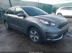 KNDCB3LC5H5084118 2017 KIA NIRO