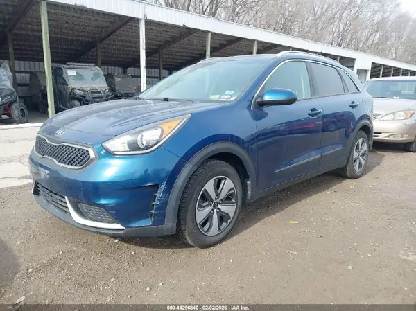 KNDCB3LC5H5088475 2017 KIA NIRO - Image 2