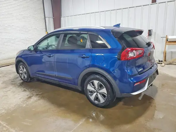 KNDCB3LC5H5088802 2017 KIA NIRO - Image 2