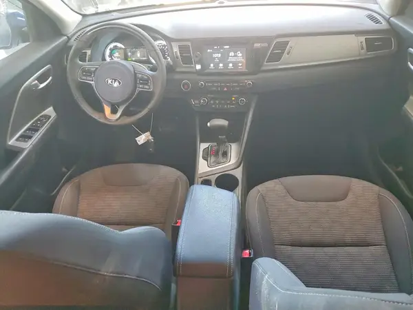 KNDCB3LC5H5088802 2017 KIA NIRO - Image 8