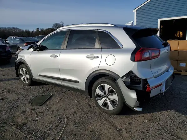 KNDCB3LC5H5094857 2017 KIA NIRO - Image 2