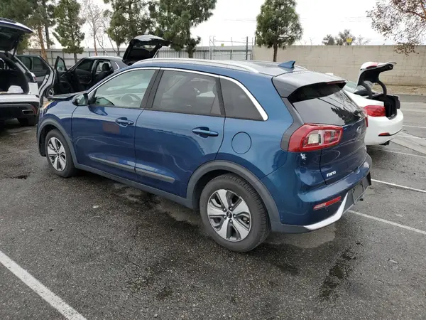 KNDCB3LC5H5095099 2017 KIA NIRO - Image 2