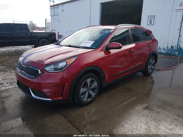 KNDCB3LC5H5097192 2017 KIA NIRO - Image 2