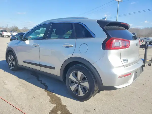KNDCB3LC5H5103430 2017 KIA NIRO - Image 2