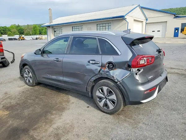 KNDCB3LC5H5104688 2017 KIA NIRO - Image 2