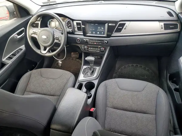 KNDCB3LC5H5104688 2017 KIA NIRO - Image 8