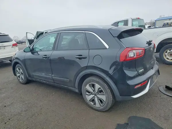 KNDCB3LC5J5120136 2018 KIA NIRO - Image 2