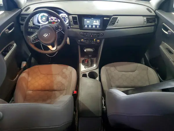 KNDCB3LC5J5140497 2018 KIA NIRO - Image 8