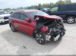 KNDCB3LC5J5142220 2018 KIA NIRO