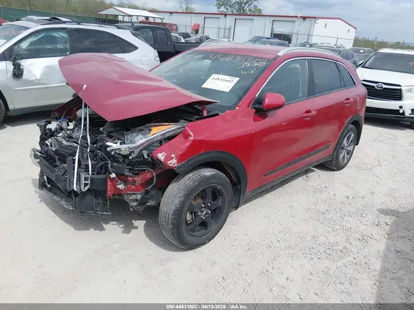 KNDCB3LC5J5142220 2018 KIA NIRO - Image 2