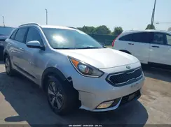KNDCB3LC5J5146686 2018 KIA NIRO