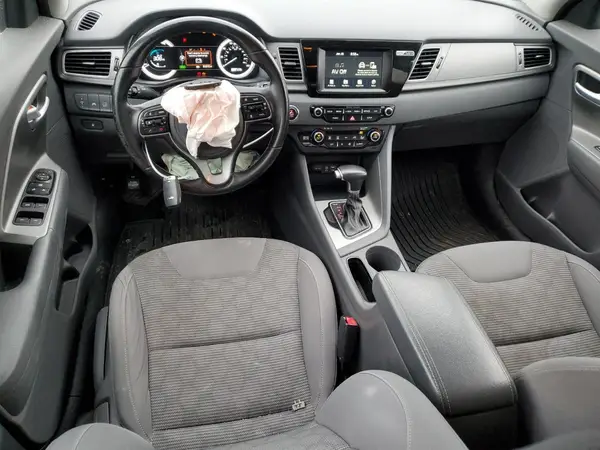 KNDCB3LC5J5146932 2018 KIA NIRO - Image 8