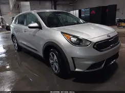 KNDCB3LC5J5147465 2018 KIA NIRO