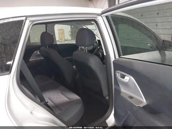 KNDCB3LC5J5147465 2018 KIA NIRO - Image 8