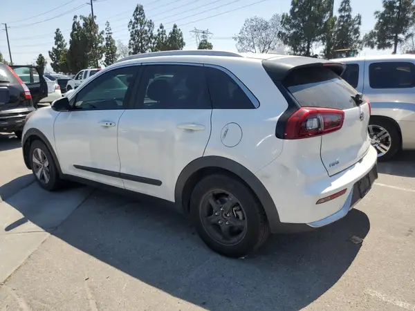 KNDCB3LC5J5155646 2018 KIA NIRO - Image 2