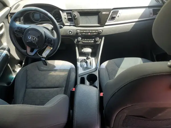 KNDCB3LC5J5155646 2018 KIA NIRO - Image 8