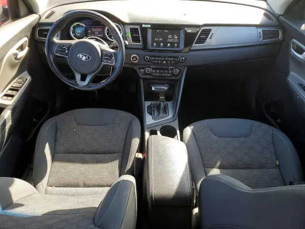 KNDCB3LC5J5156392 2018 KIA NIRO - Image 8