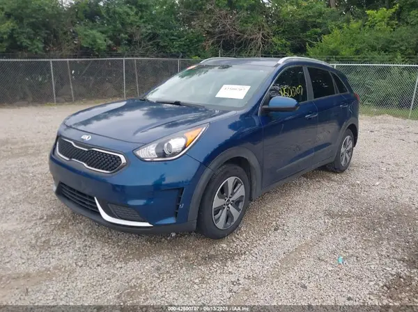 KNDCB3LC5J5164802 2018 KIA NIRO - Image 2