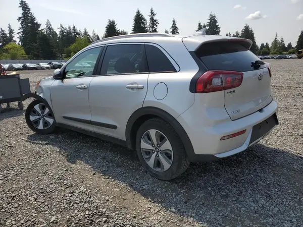 KNDCB3LC5J5170602 2018 KIA NIRO - Image 2
