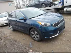 KNDCB3LC5J5175671 2018 KIA NIRO
