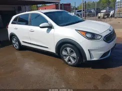 KNDCB3LC5J5186928 2018 KIA NIRO