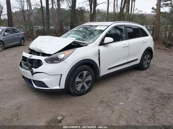 KNDCB3LC5J5204859 2018 KIA NIRO - Image 2