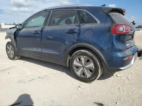 KNDCB3LC5J5210077 2018 KIA NIRO - Image 2