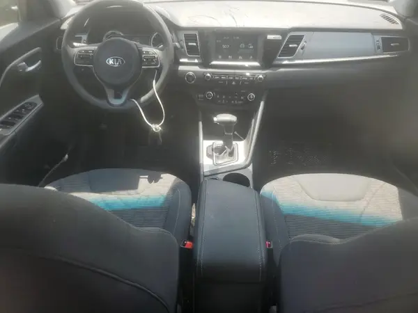 KNDCB3LC5J5210466 2018 KIA NIRO - Image 8