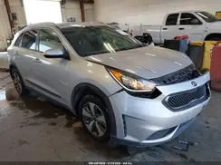 KNDCB3LC5K5218696 2019 KIA NIRO