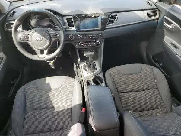 KNDCB3LC5K5233330 2019 KIA NIRO - Image 8